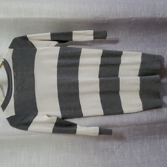 HOLLISTER SWEATER - Picture 4 of 5